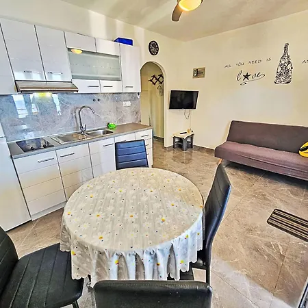 Snjezana-2 By Interhome Zavalatica